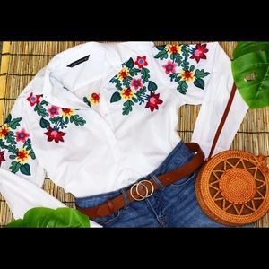 Zara Embroided Button Down Shirt Small